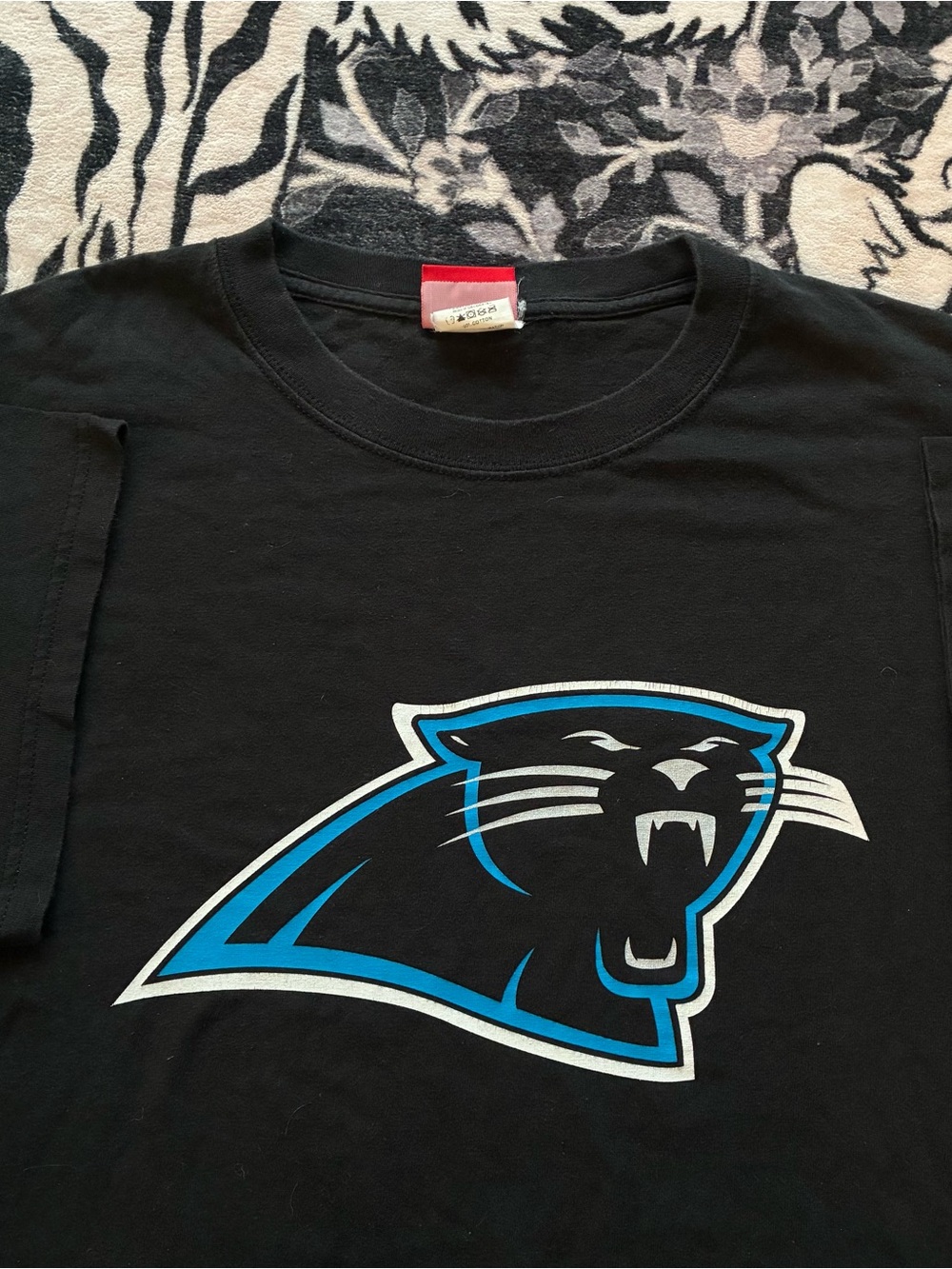 A4 - VINTAGE 00s CAROLINA PANTHERS NFL FOOTBALL Y2K T SHIRT